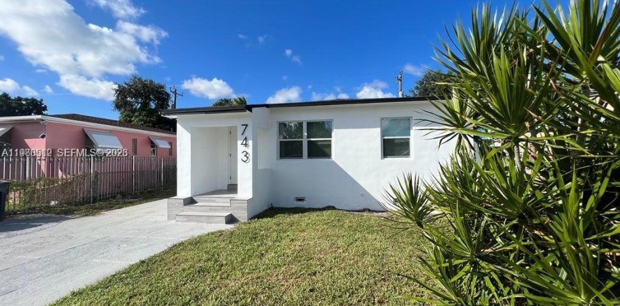 Дом в Майами, Флорида 3 спальни, 95.04м2 № 2050684