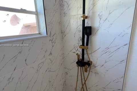 Купить виллу или дом в Майами, Флорида 3 спальни, 95.04м2, № 2050684 - фото 19