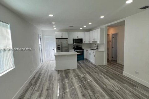 Купить виллу или дом в Майами, Флорида 3 спальни, 95.04м2, № 2050684 - фото 7