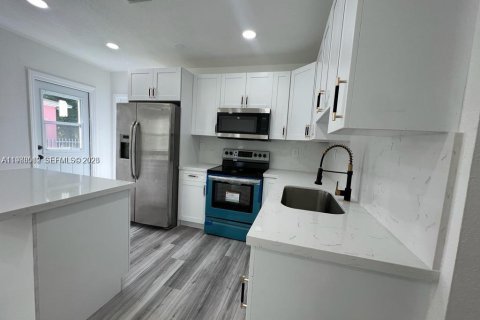 Купить виллу или дом в Майами, Флорида 3 спальни, 95.04м2, № 2050684 - фото 12