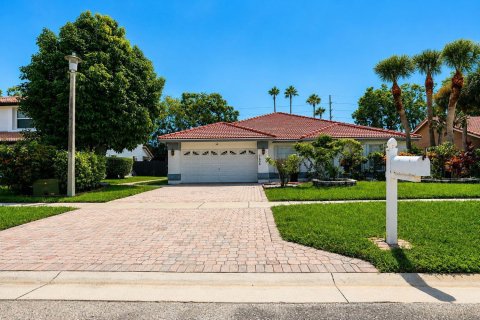 House in Lake Worth, Florida 3 bedrooms, 222.97 sq.m. № 2307670