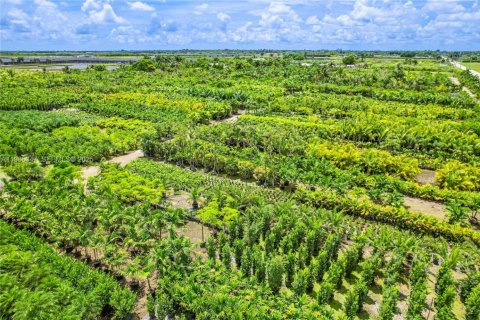 Propiedad comercial en venta en Miami, Florida № 2055161 - foto 21