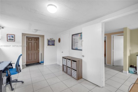 Propiedad comercial en venta en Miami, Florida № 2055161 - foto 7