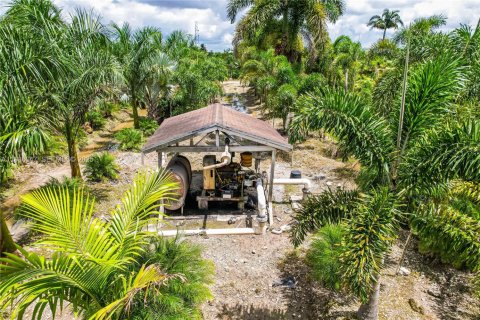 Propiedad comercial en venta en Miami, Florida № 2055161 - foto 18