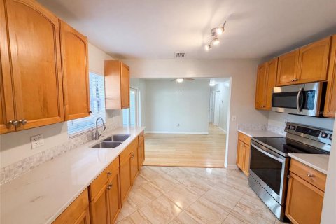 Casa en venta en Seminole, Florida, 3 dormitorios, 92.62 m2 № 2150087 - foto 2