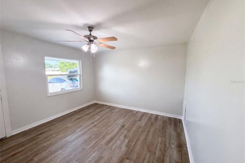 Casa en venta en Seminole, Florida, 3 dormitorios, 92.62 m2 № 2150087 - foto 11