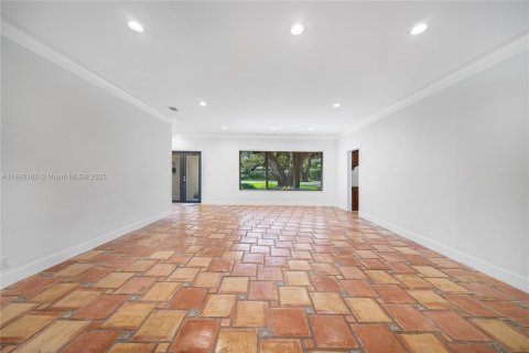 Villa ou maison à louer à Coral Gables, Floride: 3 chambres, 285.58 m2 № 1943994 - photo 6