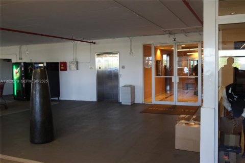 Condominio en venta en Fort Lauderdale, Florida, 2 dormitorios, 99.59 m2 № 1976930 - foto 24