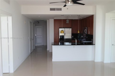 Condominio en venta en Fort Lauderdale, Florida, 2 dormitorios, 99.59 m2 № 1976930 - foto 2