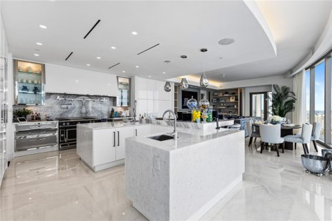 Condominio en venta en Sunny Isles Beach, Florida, 6 dormitorios, 710.89 m2 № 2034834 - foto 27