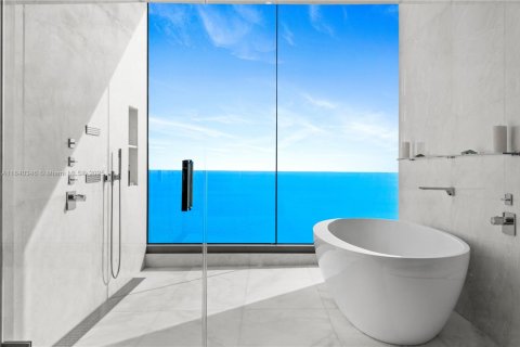 Condominio en venta en Sunny Isles Beach, Florida, 6 dormitorios, 710.89 m2 № 2034834 - foto 19