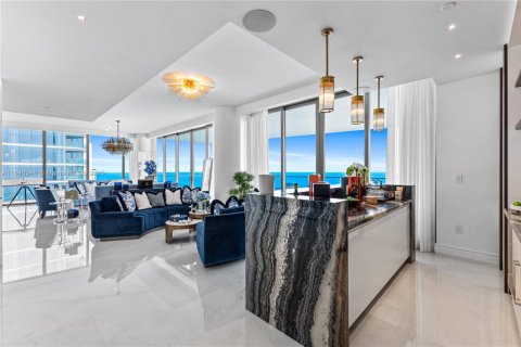 Condominio en venta en Sunny Isles Beach, Florida, 6 dormitorios, 710.89 m2 № 2034834 - foto 10