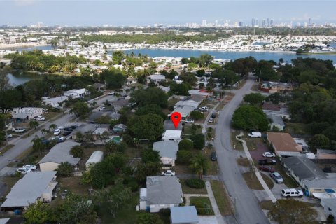 Casa en venta en West Park, Florida, 4 dormitorios, 171.22 m2 № 1945679 - foto 6