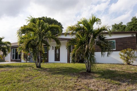 Casa en venta en West Park, Florida, 4 dormitorios, 171.22 m2 № 1945679 - foto 4