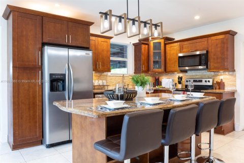Casa en venta en West Park, Florida, 4 dormitorios, 171.22 m2 № 1945679 - foto 10