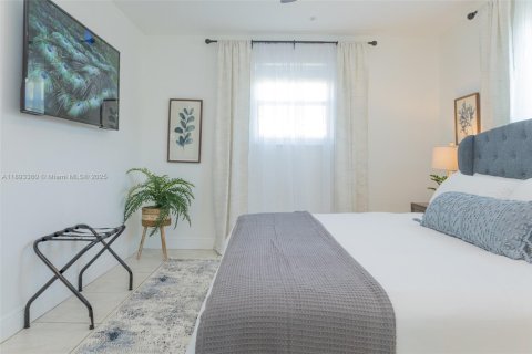 Casa en venta en West Park, Florida, 4 dormitorios, 171.22 m2 № 1945679 - foto 22