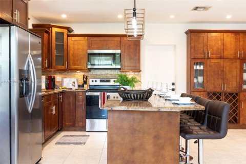 Casa en venta en West Park, Florida, 4 dormitorios, 171.22 m2 № 1945679 - foto 11