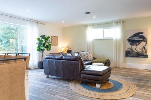 Casa en venta en West Park, Florida, 4 dormitorios, 171.22 m2 № 1945679 - foto 18