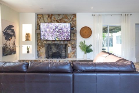 Casa en venta en West Park, Florida, 4 dormitorios, 171.22 m2 № 1945679 - foto 20