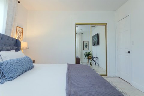 Casa en venta en West Park, Florida, 4 dormitorios, 171.22 m2 № 1945679 - foto 23