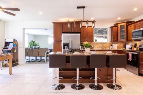 Casa en venta en West Park, Florida, 4 dormitorios, 171.22 m2 № 1945679 - foto 9