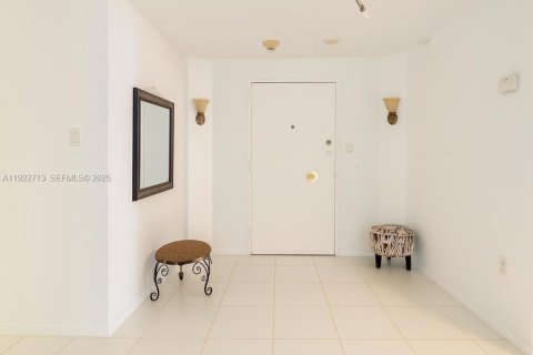 Copropriété à vendre à Miami Beach, Floride: 2 chambres, 235.41 m2 № 2182341 - photo 3