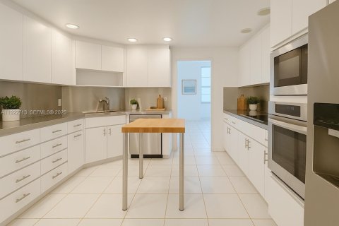 Copropriété à vendre à Miami Beach, Floride: 2 chambres, 235.41 m2 № 2182341 - photo 6