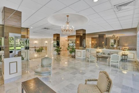 Copropriété à vendre à Miami Beach, Floride: 2 chambres, 235.41 m2 № 2182341 - photo 14