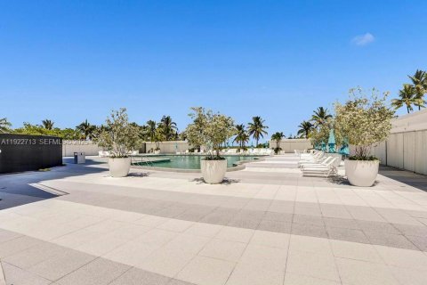 Copropriété à vendre à Miami Beach, Floride: 2 chambres, 235.41 m2 № 2182341 - photo 16