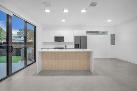 Villa ou maison à louer à Miami, Floride: 3 chambres № 2026864 - photo 7
