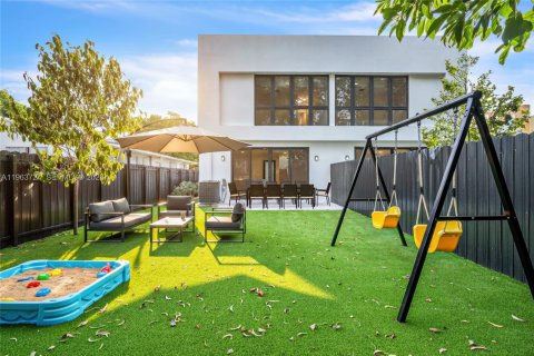 Villa ou maison à louer à Miami, Floride: 3 chambres № 2026864 - photo 9