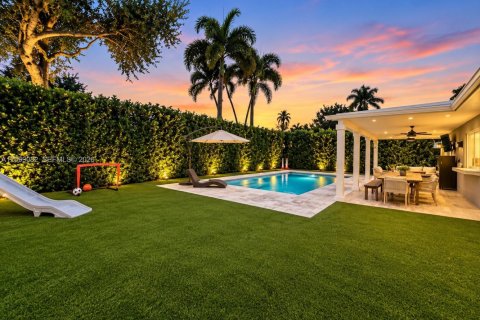 Villa ou maison à louer à Cutler Bay, Floride: 4 chambres, 176.42 m2 № 2397455 - photo 2