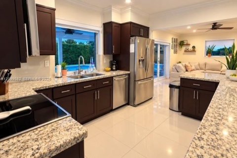 Villa ou maison à louer à Cutler Bay, Floride: 4 chambres, 176.42 m2 № 2397455 - photo 12