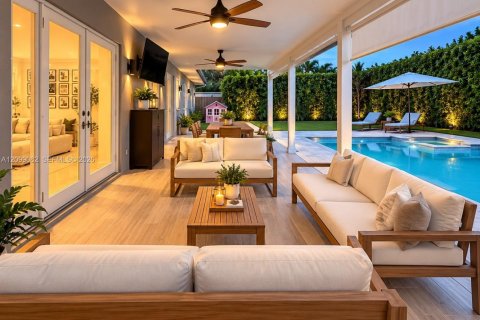 Villa ou maison à louer à Cutler Bay, Floride: 4 chambres, 176.42 m2 № 2397455 - photo 3