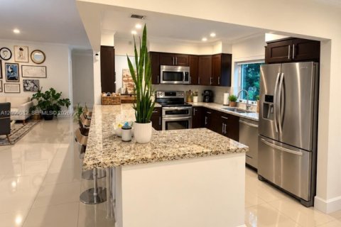 Villa ou maison à louer à Cutler Bay, Floride: 4 chambres, 176.42 m2 № 2397455 - photo 11