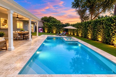 Villa ou maison à Cutler Bay, Floride 4 chambres, 176.42 m2 № 2397455