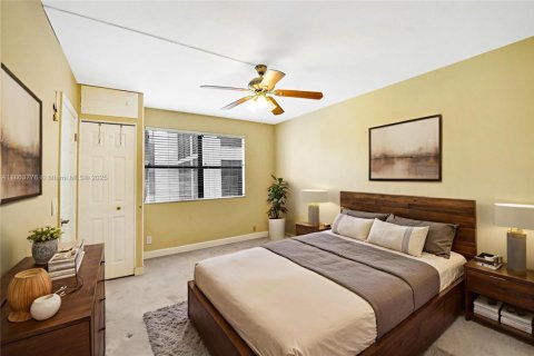 Condo in Sunrise, Florida, 2 bedrooms  № 1891251 - photo 10