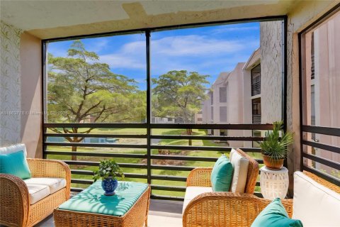 Condo in Sunrise, Florida, 2 bedrooms  № 1891251 - photo 17