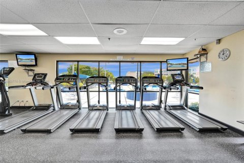 Condo in Sunrise, Florida, 2 bedrooms  № 1891251 - photo 24