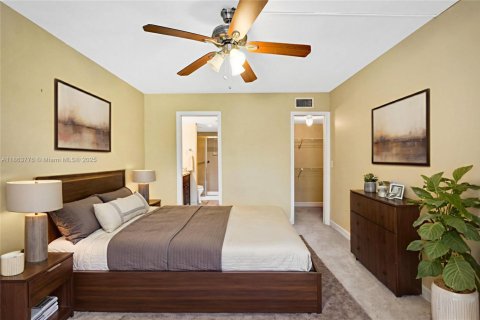 Condo in Sunrise, Florida, 2 bedrooms  № 1891251 - photo 9