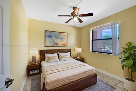 Condo in Sunrise, Florida, 2 bedrooms  № 1891251 - photo 14