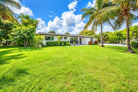 House in Deerfield Beach, Florida 3 bedrooms, 133.41 sq.m. № 2417576 - photo 6