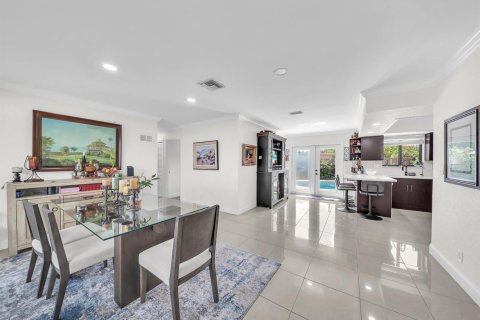 House in Deerfield Beach, Florida 3 bedrooms, 133.41 sq.m. № 2417576 - photo 8