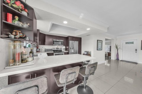 House in Deerfield Beach, Florida 3 bedrooms, 133.41 sq.m. № 2417576 - photo 13