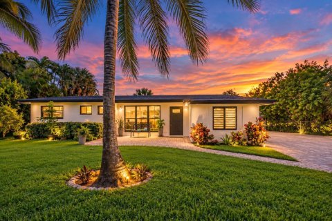House in Deerfield Beach, Florida 3 bedrooms, 133.41 sq.m. № 2417576 - photo 3