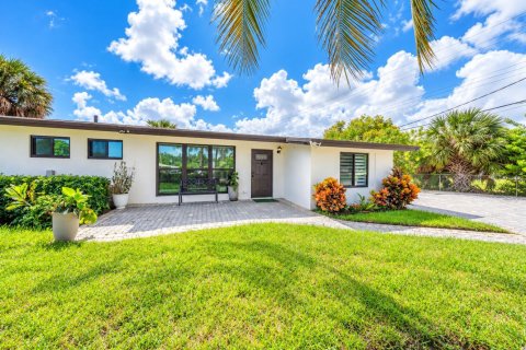 House in Deerfield Beach, Florida 3 bedrooms, 133.41 sq.m. № 2417576 - photo 7