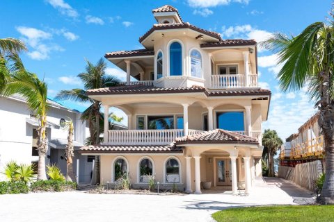 Villa ou maison à vendre à Nokomis, Floride: 5 chambres, 561.22 m2 № 1536995 - photo 1