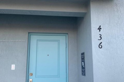 Townhouse in Florida City, Florida 3 bedrooms, 159.33 sq.m. № 1857491 - photo 2
