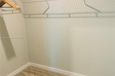 Townhouse in Florida City, Florida 3 bedrooms, 159.33 sq.m. № 1857491 - photo 6