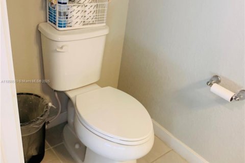 Townhouse in Florida City, Florida 3 bedrooms, 159.33 sq.m. № 1857491 - photo 20